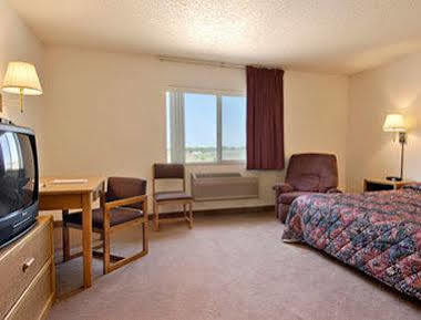 Super 8 By Wyndham Fountain Hotel Exterior foto